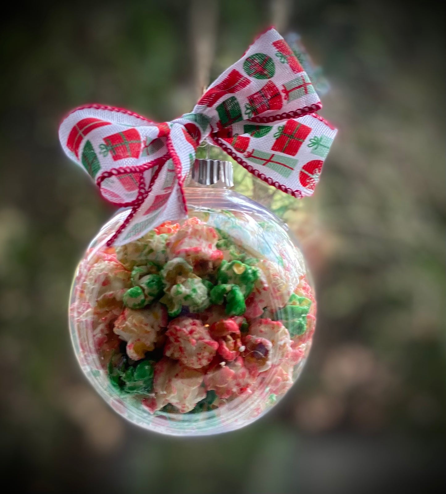 Popcorn ornament gift box